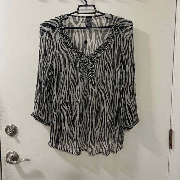 Casual Studio Black White Animal Print Rayon Raffled V-Neck Sheer LS Top Size XL - Picture 4 of 10